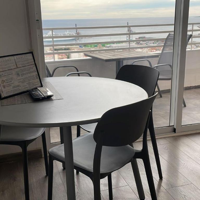 Sky Views Studio in City Centre - One-Bedroom Apartment - 14
