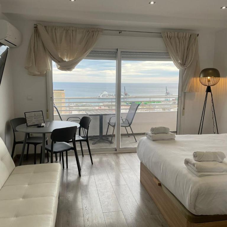 Sky Views Studio in City Centre - One-Bedroom Apartment - 5