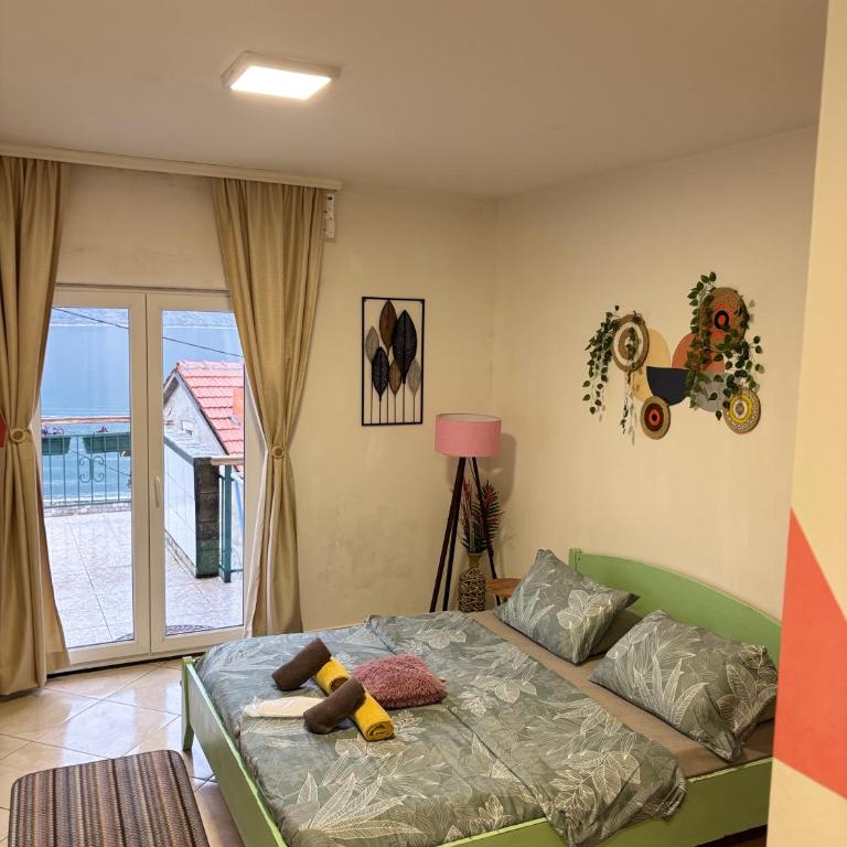Apartments Djurovic - Double Room with Balcony and Sea View - 2