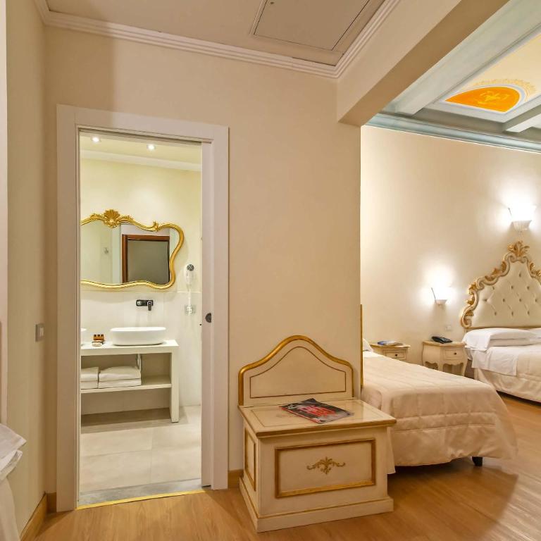 Hotel Porta Faenza - Quadruple Room - 5