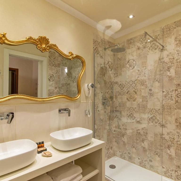 Hotel Porta Faenza - Quadruple Room - 14