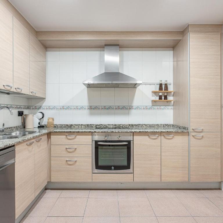 Ola Living Consell De Cent - Two-Bedroom Apartment with City View - 8