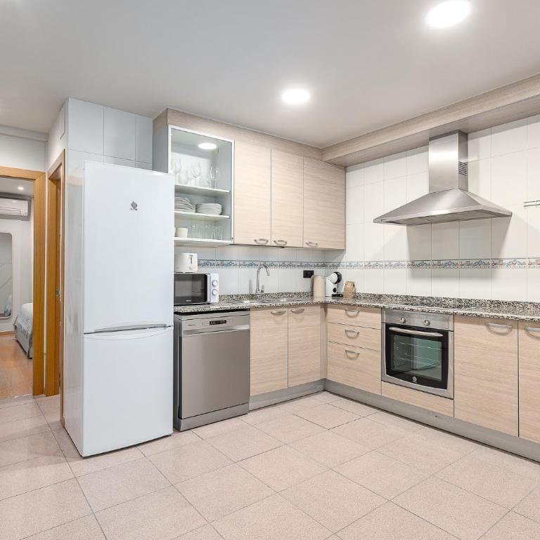 Ola Living Consell De Cent - Two-Bedroom Apartment with City View - 11