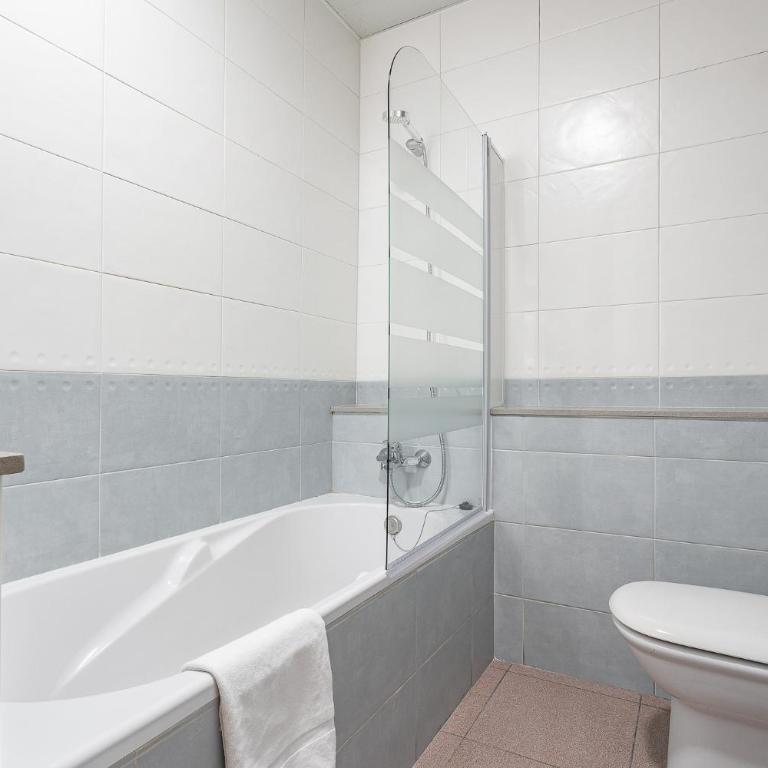 Ola Living Consell De Cent - Two-Bedroom Apartment with City View - 13