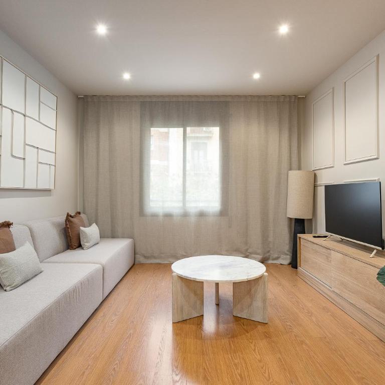 Ola Living Consell De Cent - Two-Bedroom Apartment with City View - 20