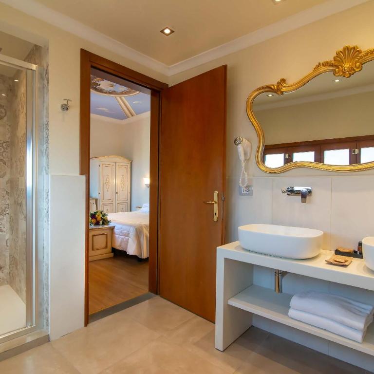 Hotel Porta Faenza - Superior Double or Twin Room - 4