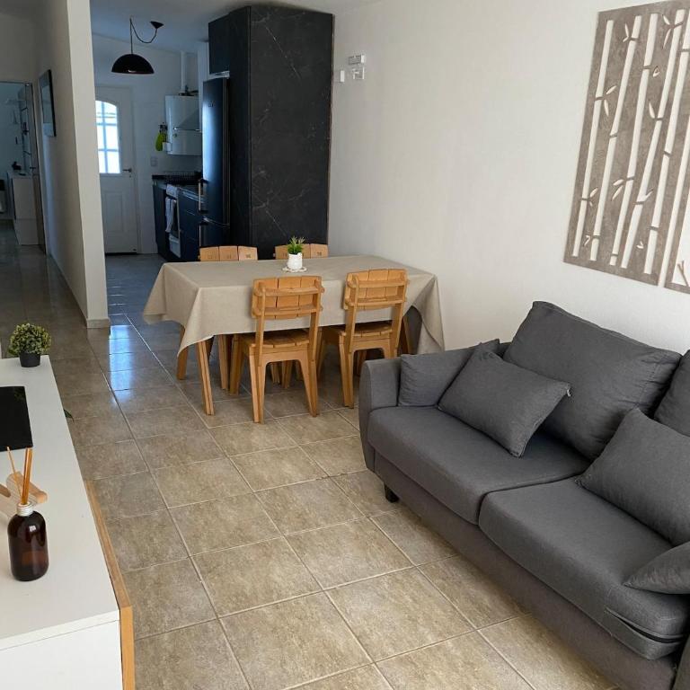 Casa del Roble - Two-Bedroom House - 1