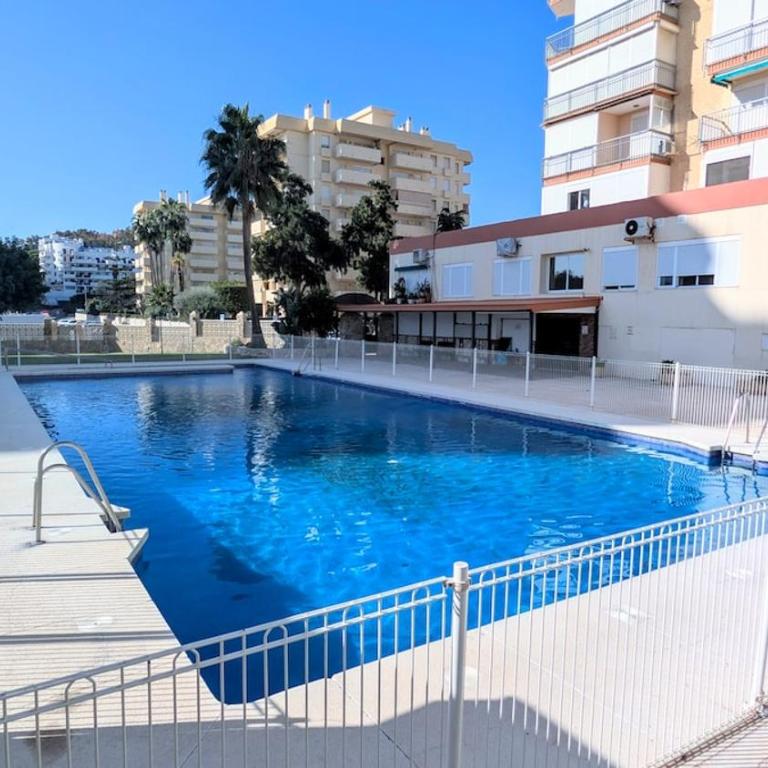 Seaview Studio in Benalmádena right by the beach - Apartamento de 1 dormitorio - 2