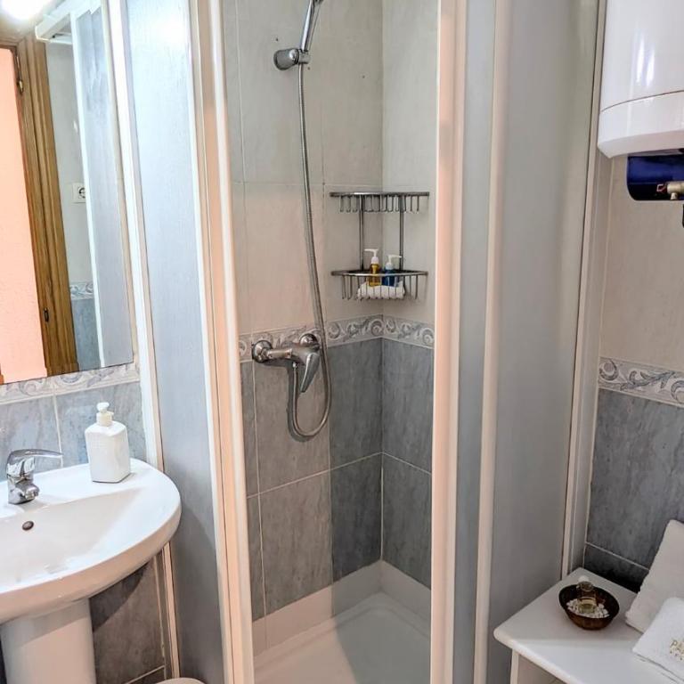 Seaview Studio in Benalmádena right by the beach - Apartamento de 1 dormitorio - 4