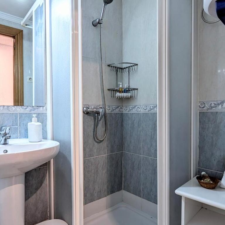 Seaview Studio in Benalmádena right by the beach - Apartamento de 1 dormitorio - 5