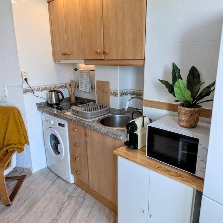 Seaview Studio in Benalmádena right by the beach - Apartamento de 1 dormitorio - 25