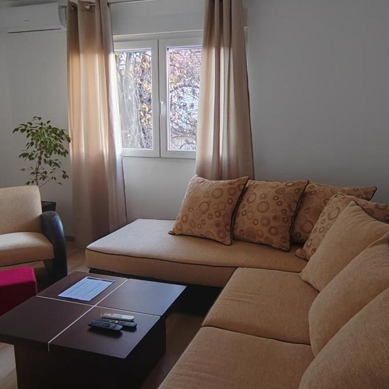 Anna apartman - balkon i besplatan parking - One-Bedroom Apartment - 12