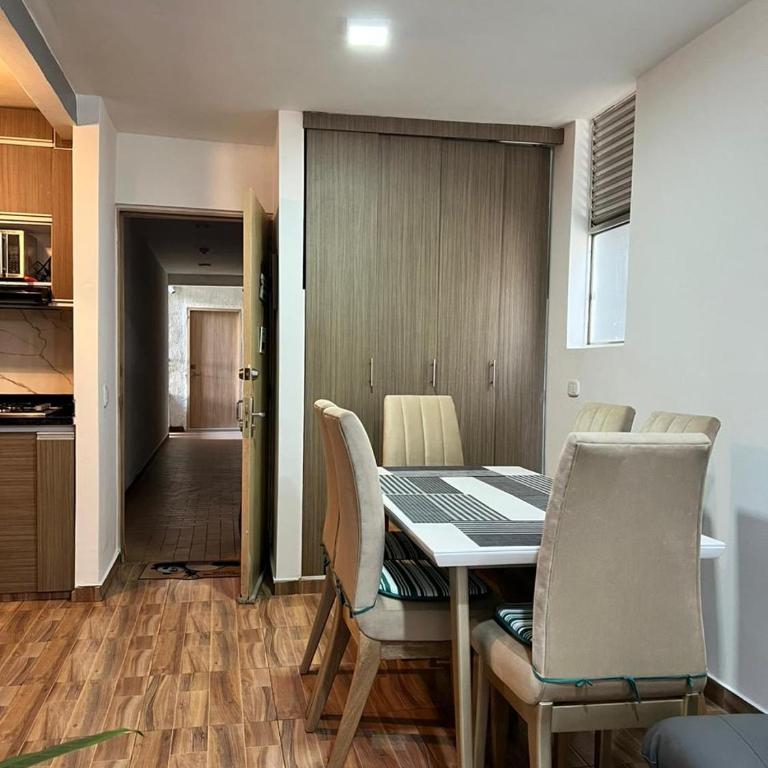Moderno Rincón Urbano - Three-Bedroom Apartment with Balcony - 5