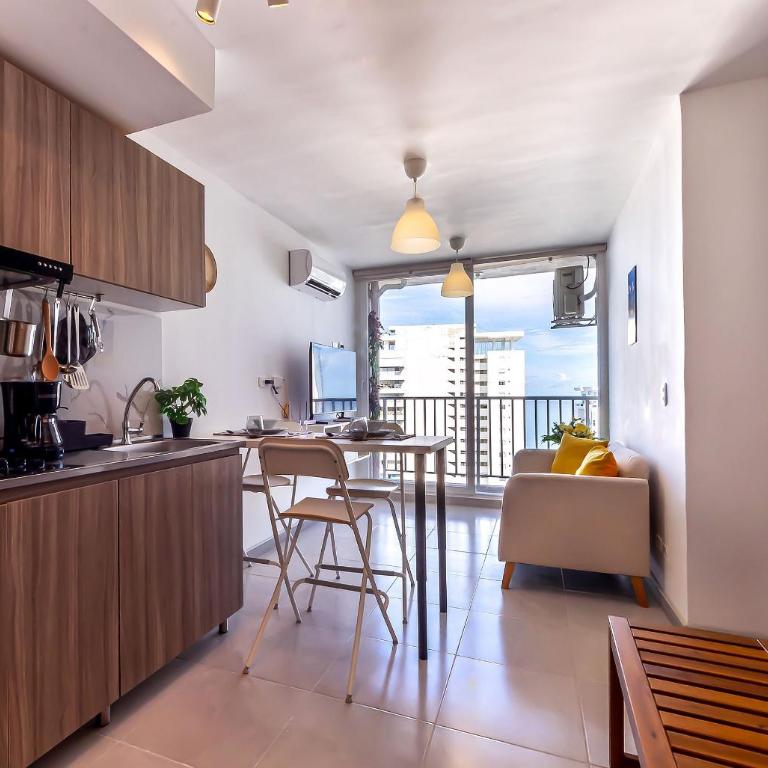 U-GO Sunset By the Sea - Duplex Apartment - 17