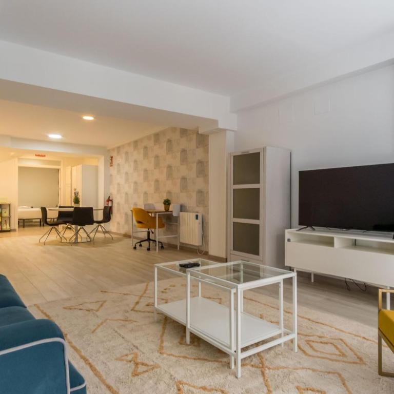 Bright new and wide- 1Bd 1Bth- Delicias - One-Bedroom Apartment - 4