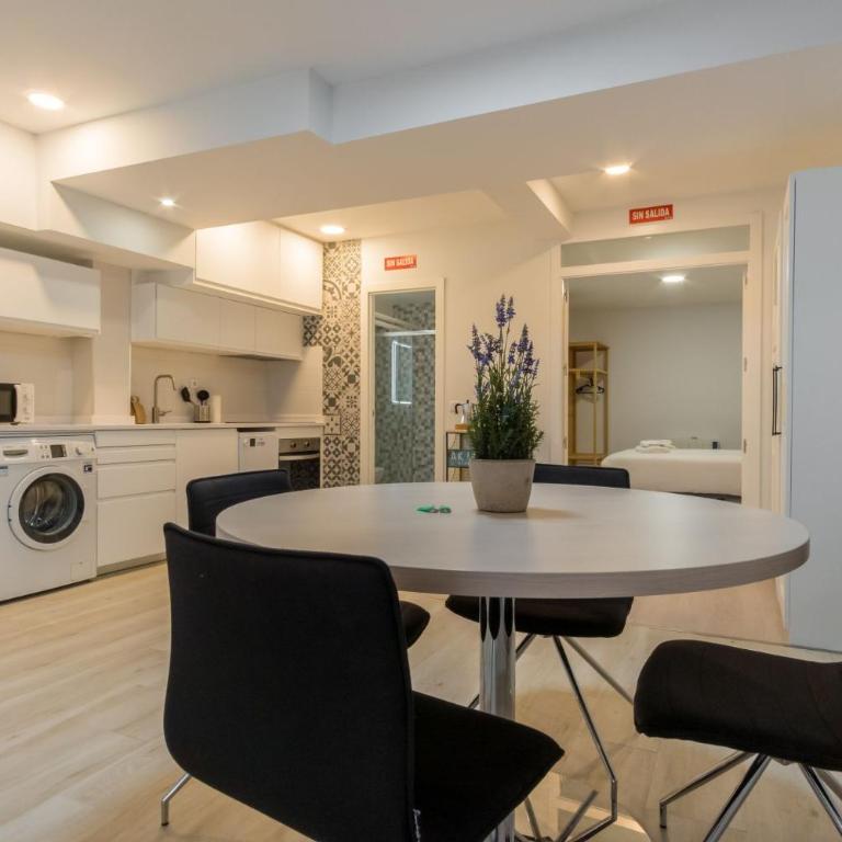 Bright new and wide- 1Bd 1Bth- Delicias - One-Bedroom Apartment - 15
