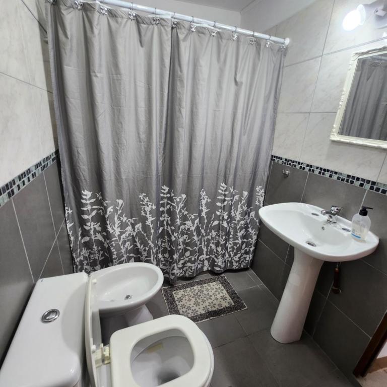 Bambú Los Perales Depto Familiar con Asador, patio, Aire Acondicionado y estacionamiento - Deluxe One-Bedroom Apartment with Garden View - 11
