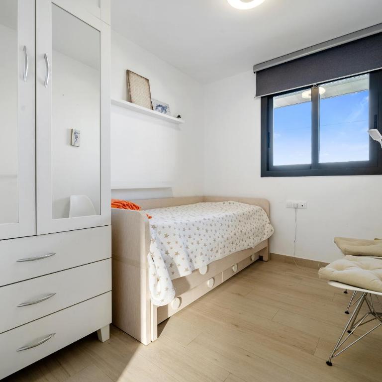 Hauzify I Apartaments Coral - Apartamento de 2 dormitorios con terraza - 13