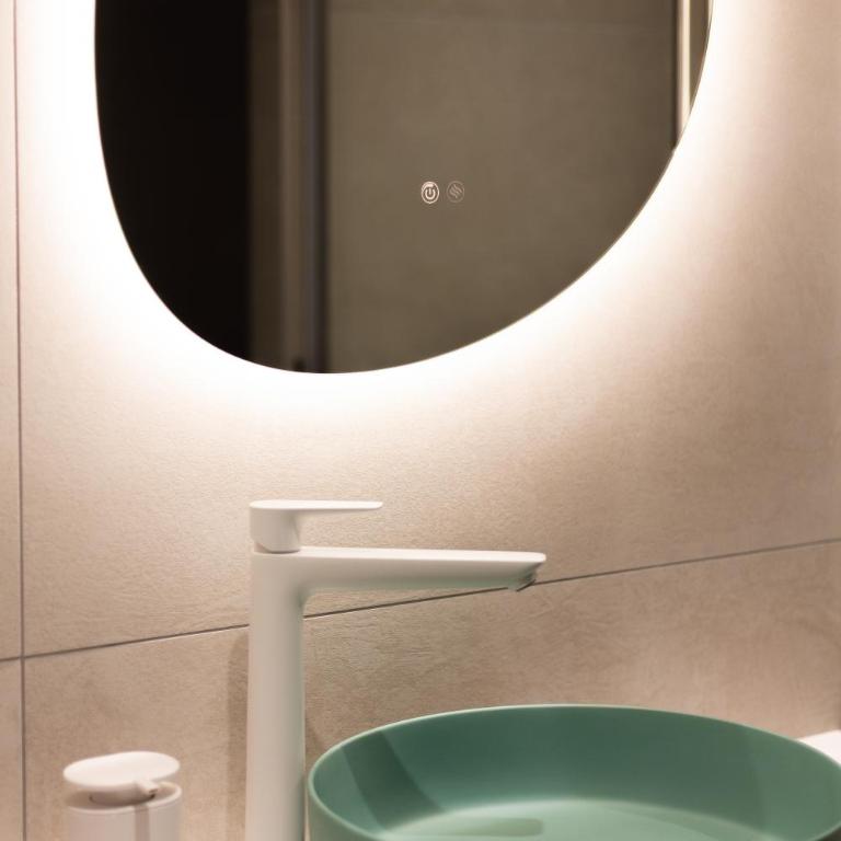 2 pièces d'architecte balcon couvert face Thermes - Appartement 1 Chambre - 7