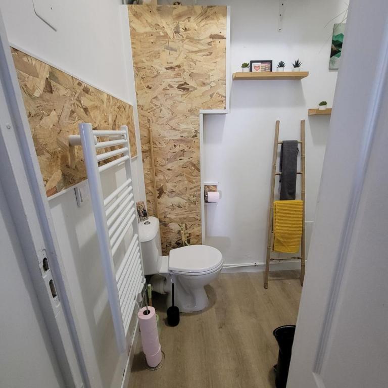 Le plein centre rez de chaussee au cœur de Calais - Appartement 2 Chambres - 35
