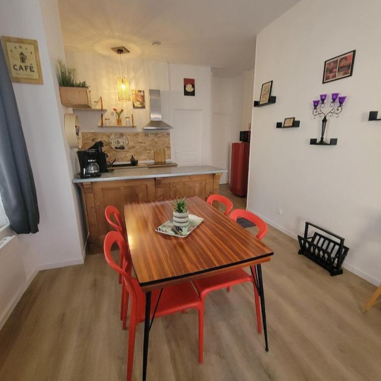 Le plein centre rez de chaussee au cœur de Calais - Appartement 2 Chambres - 57