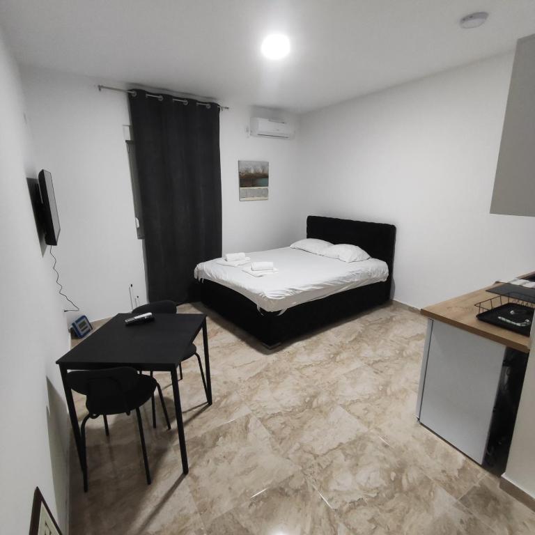 Rea Apartments - One-Bedroom Apartment - 5