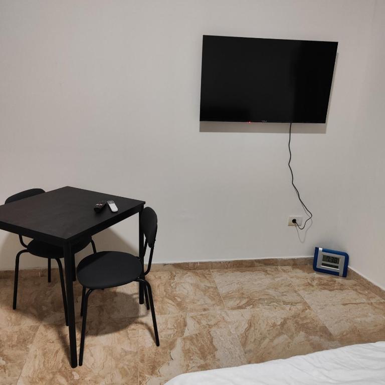 Rea Apartments - One-Bedroom Apartment - 3