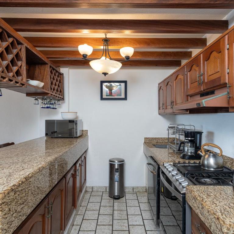 2BR Oceanside Resort Condo Pool & Private Beach - Apartamento de 2 dormitorios - Frente al océano - 9