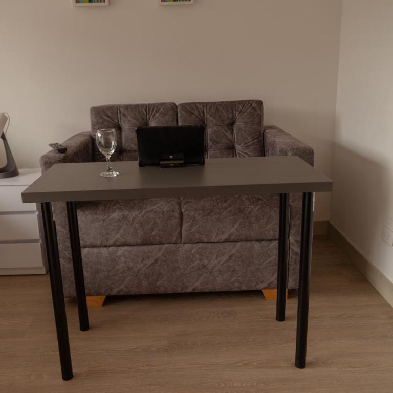 Loft Moderno con Vista a Monserrate, Cerca a Corferias Embajada USA y CAS, Petfriendly , con Parking, Centro historico y Candelaria - Apartamento de 1 dormitorio - 45