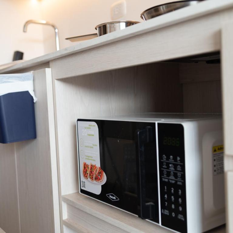 Loft Moderno con Vista a Monserrate, Cerca a Corferias Embajada USA y CAS, Petfriendly , con Parking, Centro historico y Candelaria - Apartamento de 1 dormitorio - 55