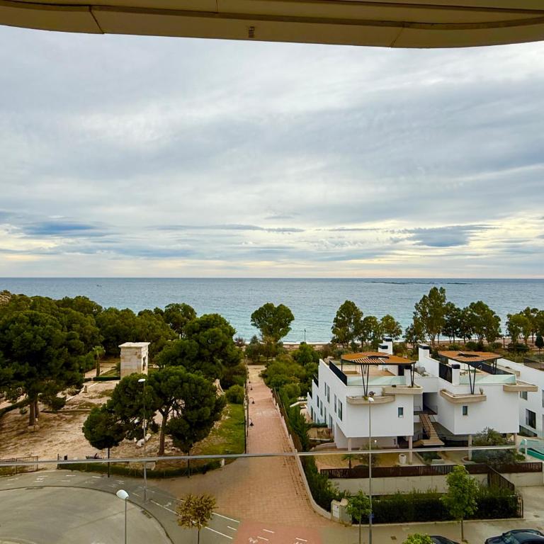 Beachfront Penthouse! - Three-Bedroom Apartment - 11
