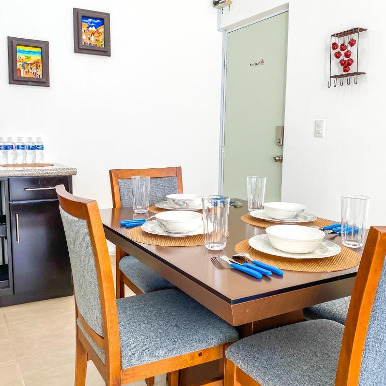 Departamento equipado, cercano al aeropuerto y con Alberca - Apartamento de 3 dormitorios - 19