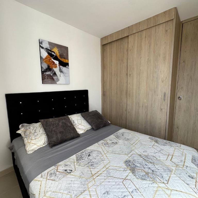 Lujoso Apto 10Min Jardin plaza Clinica FVL, M604 - Two-Bedroom Apartment with Balcony - 26