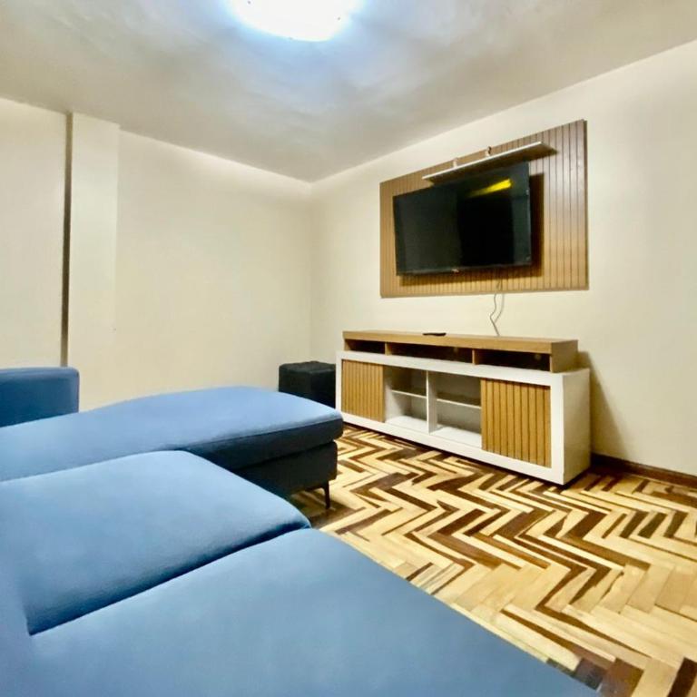 Departamento moderno con parking cerca de la Plaza de Armas - Three-Bedroom Apartment - 1