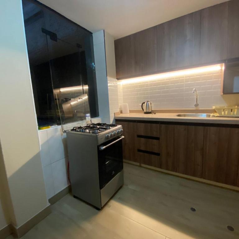Departamento moderno con parking cerca de la Plaza de Armas - Three-Bedroom Apartment - 5