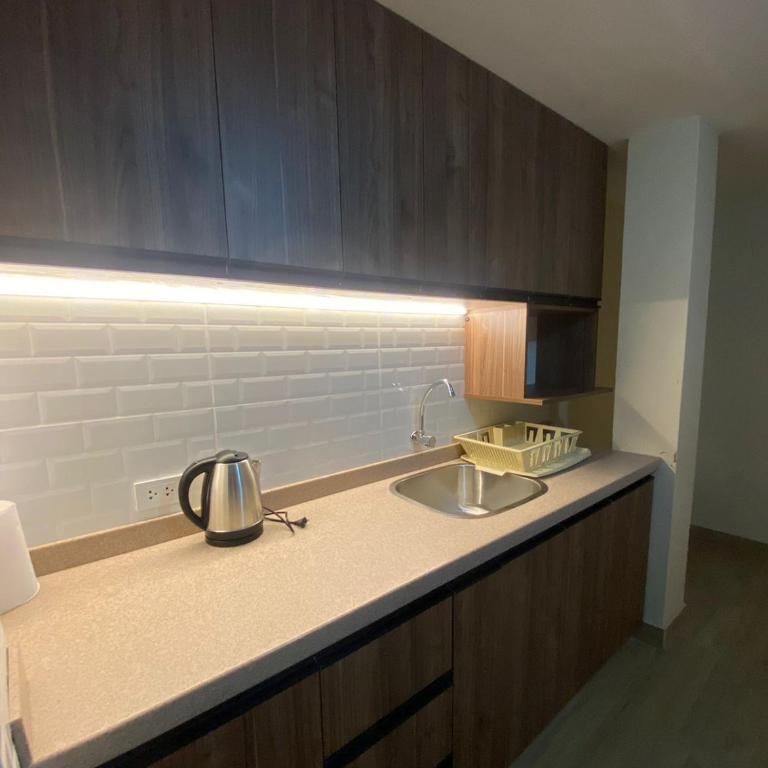 Departamento moderno con parking cerca de la Plaza de Armas - Three-Bedroom Apartment - 16