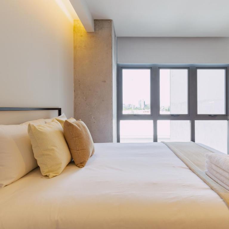 Bright & Modern Studio w/ Gym & Pool | VIATO HOMES - Estudio - 4
