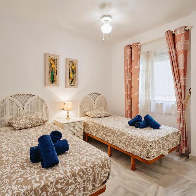 Jardines Beach Front - Two-Bedroom Apartment with Sea View - 24