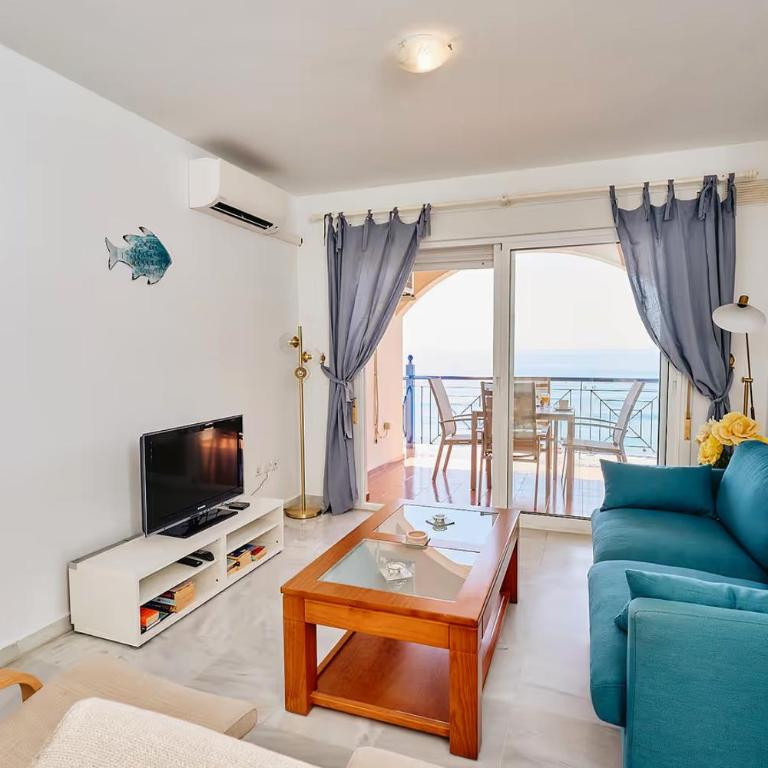 Jardines Beach Front - Two-Bedroom Apartment with Sea View - 9