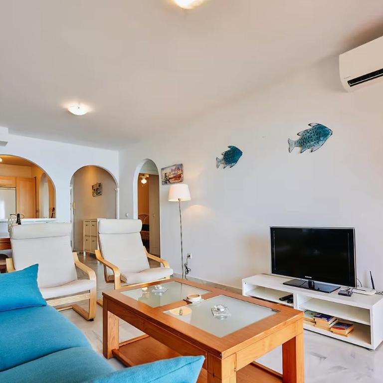 Jardines Beach Front - Two-Bedroom Apartment with Sea View - 11