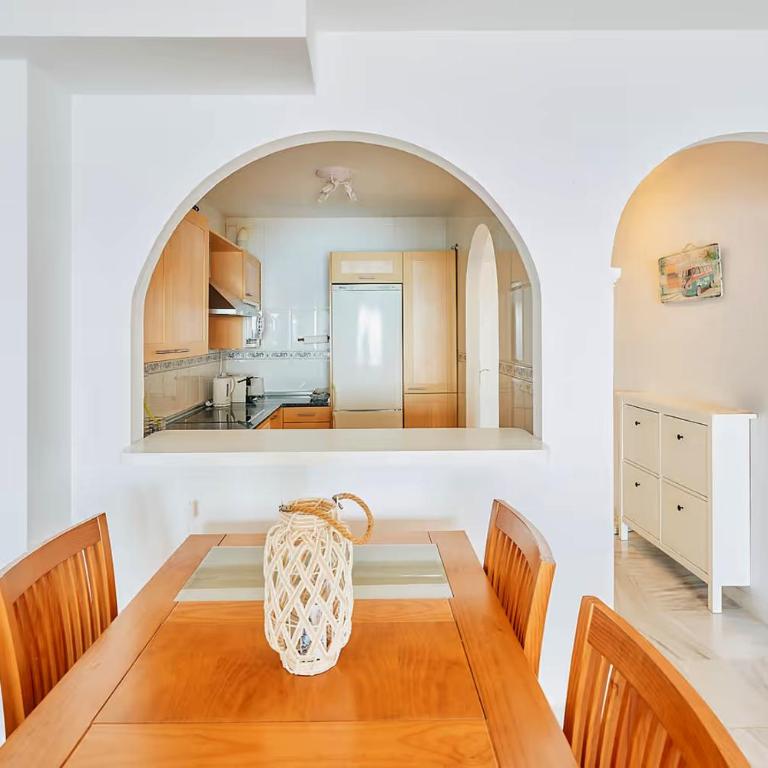 Jardines Beach Front - Two-Bedroom Apartment with Sea View - 15