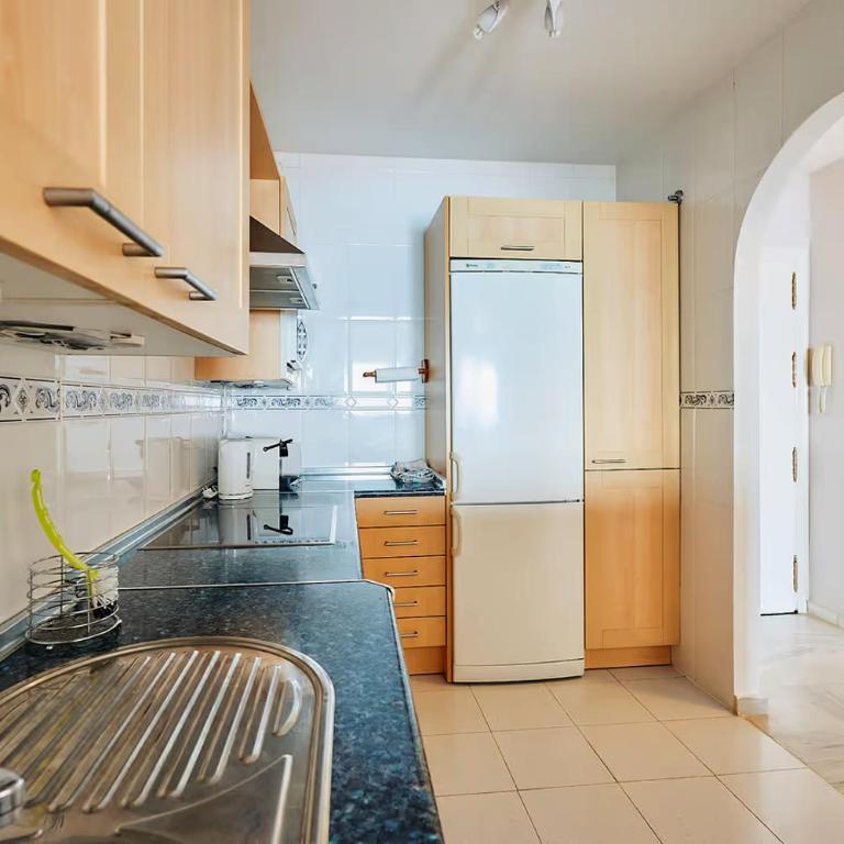 Jardines Beach Front - Two-Bedroom Apartment with Sea View - 17