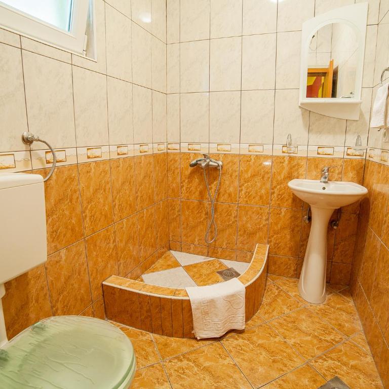 Pansion Nobel - Double Room with Balcony - 4