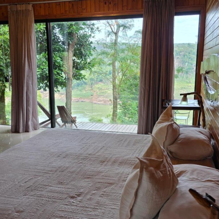 Tupa Lodge Selva y Rio - Suite con cama grande y balcón - 5