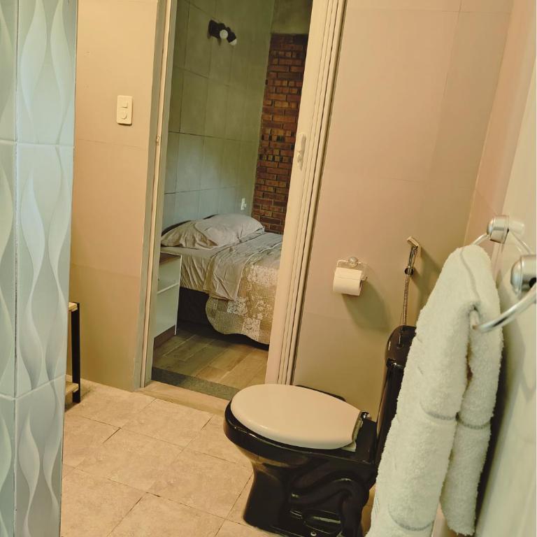 Habitación con patio pequeño a 5 min del Aeropuerto - Apartamento de 1 dormitorio - 3