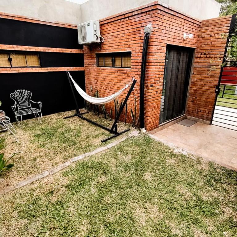 Habitación con patio pequeño a 5 min del Aeropuerto - Apartamento de 1 dormitorio - 4