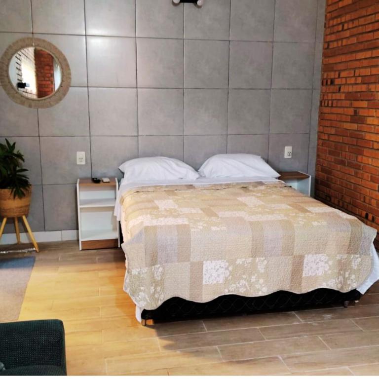 Habitación con patio pequeño a 5 min del Aeropuerto - Apartamento de 1 dormitorio - 10