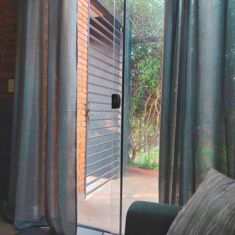 Habitación con patio pequeño a 5 min del Aeropuerto - Apartamento de 1 dormitorio - 16