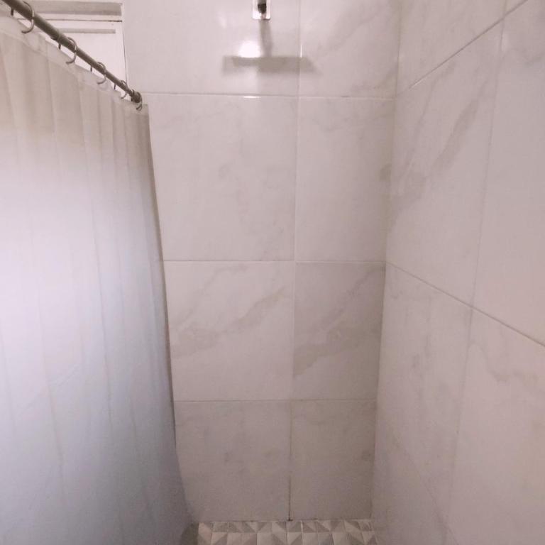 Habitación con patio pequeño a 5 min del Aeropuerto - Apartamento de 1 dormitorio - 17