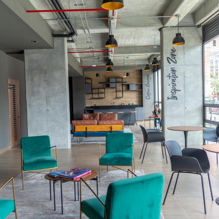 Loft Moderno con Vista a Monserrate, Cerca a Corferias Embajada USA y CAS, Petfriendly , con Parking, Centro historico y Candelaria - Apartamento de 1 dormitorio - 22